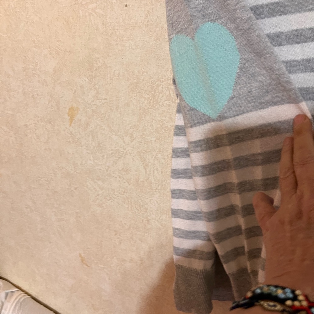 🩵Grey and White Striped Sweater very beautiful. 🌸 - Picture 10 of 12